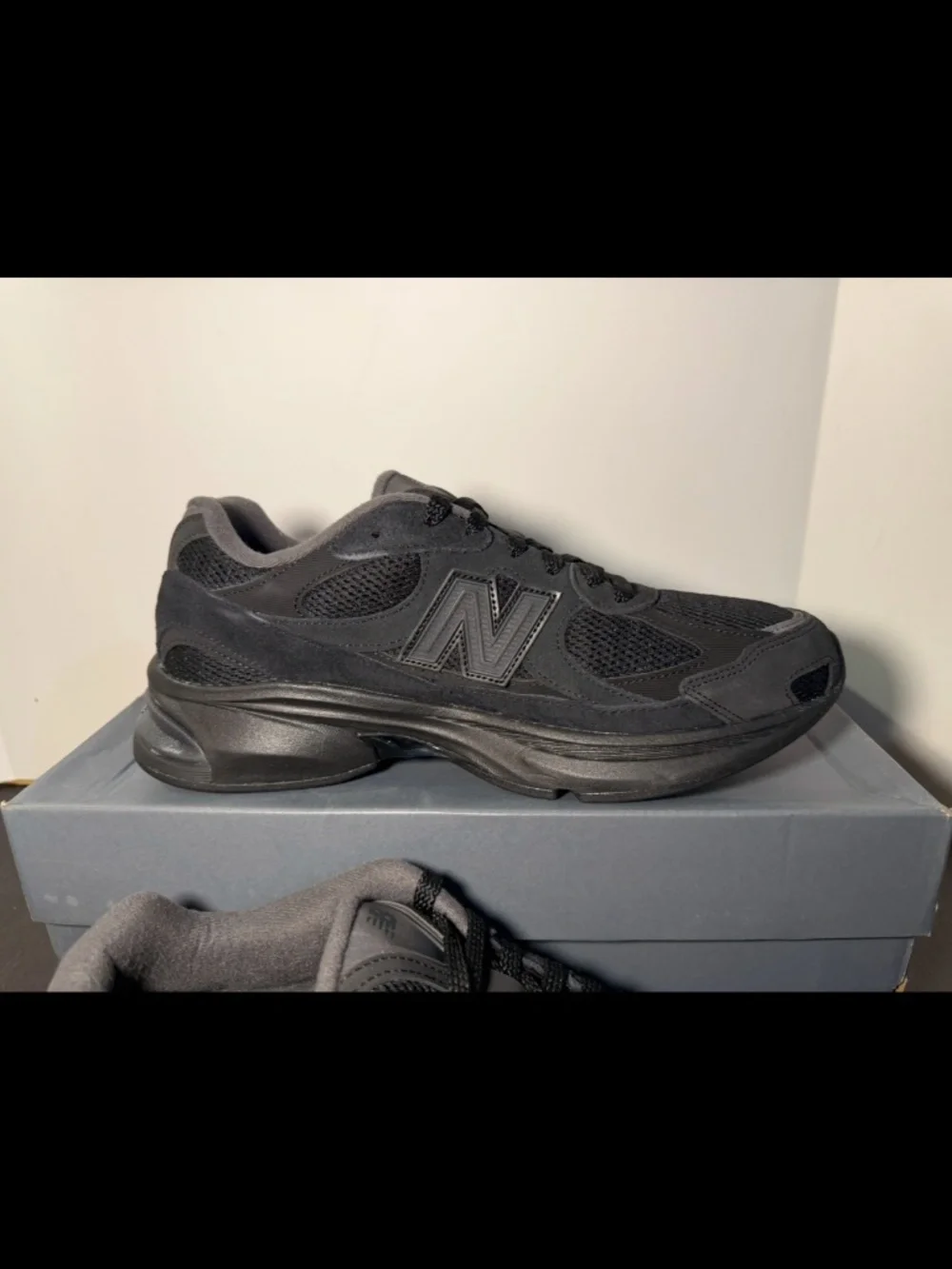New Balance 2010 ABZORB Running Shoes Sneakers Black Cement Mens 11D/Womans 12.5